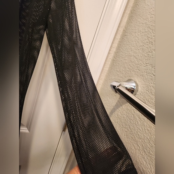 Cover up - Picture 3 of 6